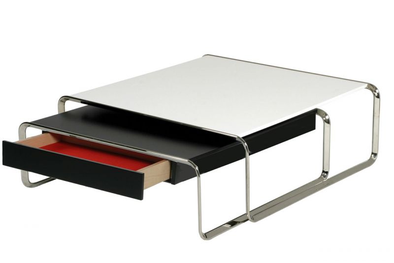 K1AS Oblique Couchtisch von Tecta mit offener Schublade und rotem Innenraum. Moderner Wohnzimmertisch.